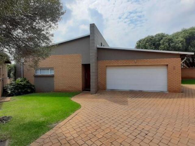 House Midstream Estate Gauteng LS67606499