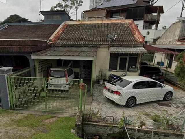 House near CIQ