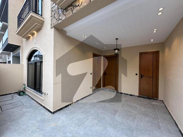 House Of 5 Marla Is Available In Contemporary Neighborhood Of B 17 MPCHS Block F