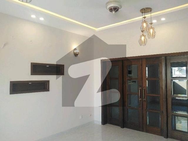 House Of 10 Marla Available For sale In Bahria Town Phase 8 Block B