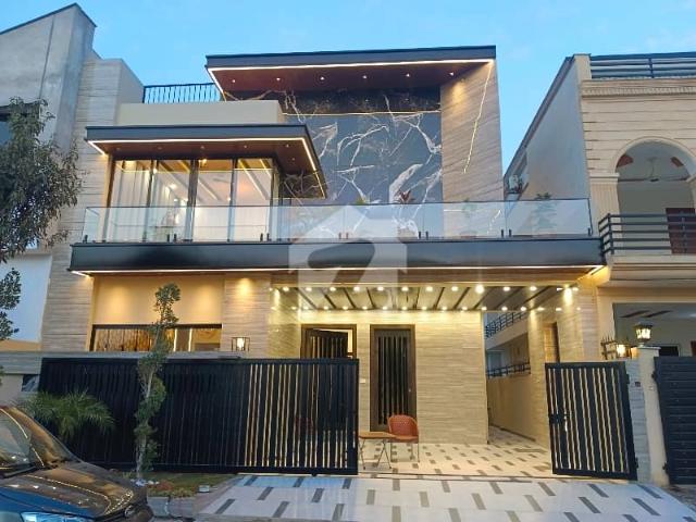 House Of 10 Marla Available For sale In Top City 1