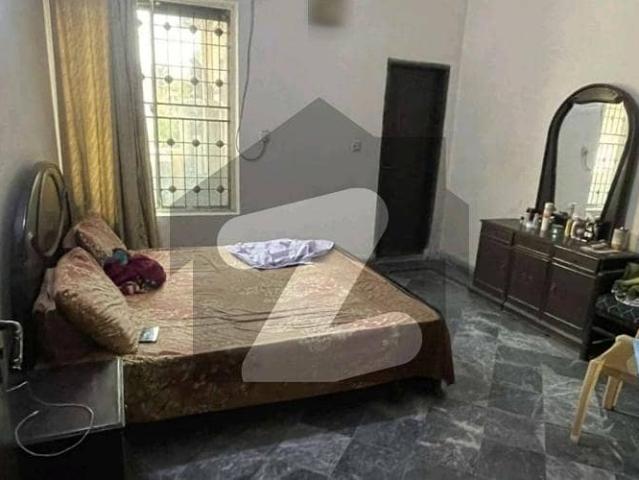 House Of 10 Marla Is Available In Contemporary Neighborhood Of Allama Iqbal Town