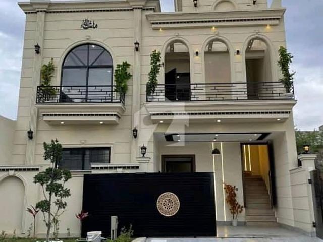 House Of 1800 Square Feet In MPCHS Block E For sale