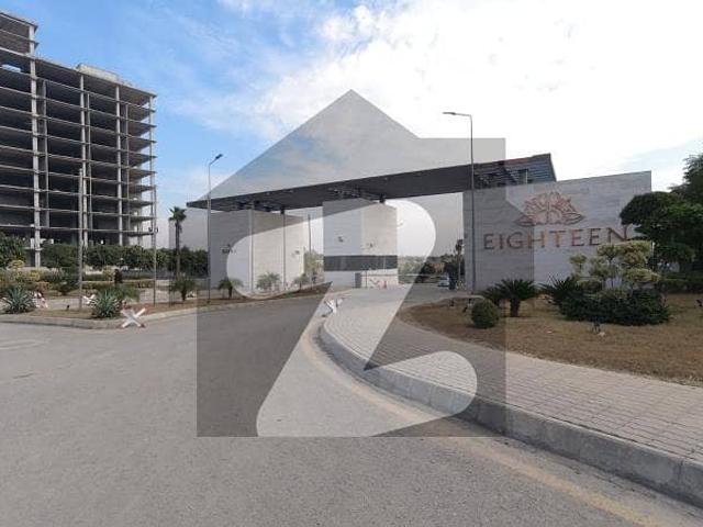 House Of 193 Square Meters Is Available In Contemporary Neighborhood Of Kashmir Highway