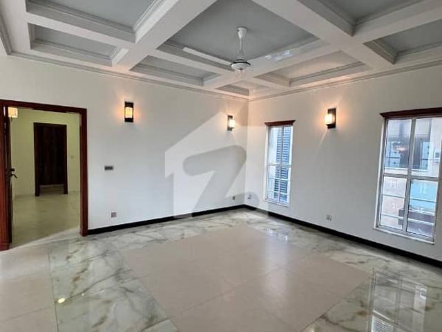 House Of 1 Kanal In I 8/4 For Sale