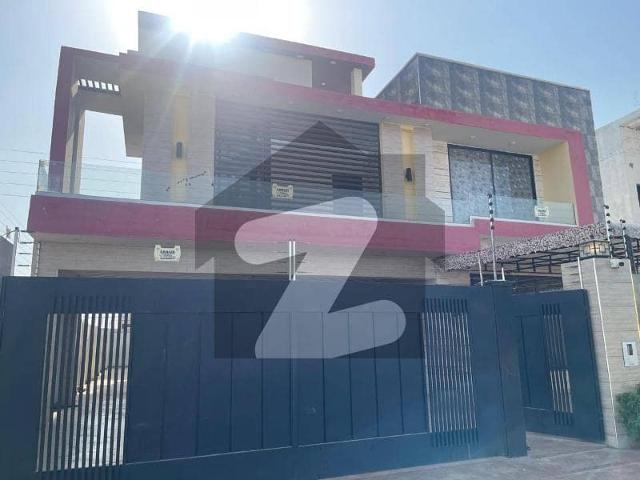 House Of 20 Marla Is Available In Contemporary Neighborhood Of DHA Defence