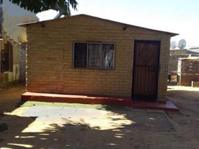 house on the market in olivenhoutbos.