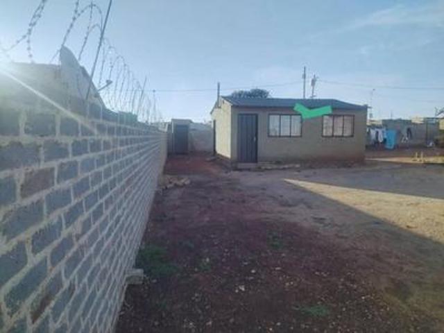 house on the market in orange farm ext6