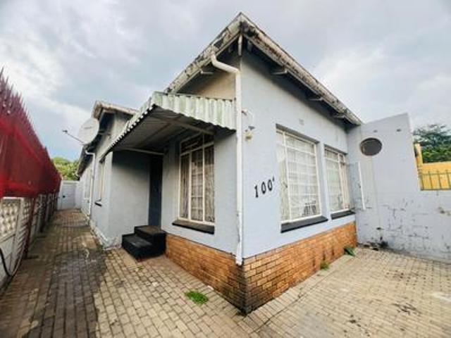 house on the market in brixton for r.