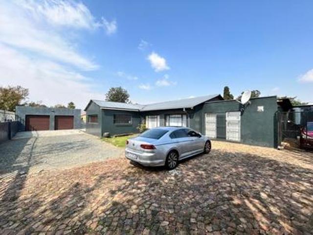 house on the market in dunnottar