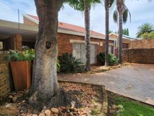 house on the market in edleen