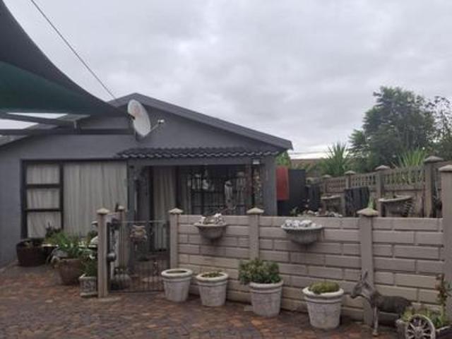 house on the market in falcon ridge