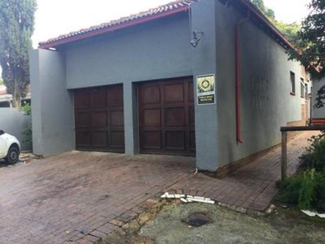 house on the market in kew.johannesburg