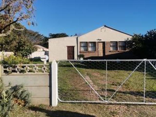 house on the market under r1 million.