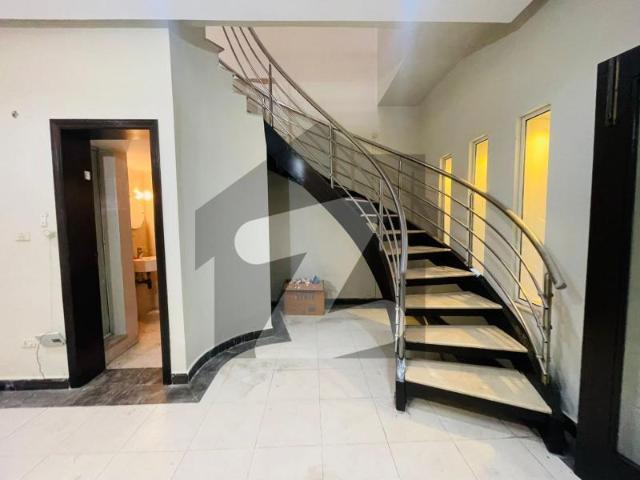 House on Prime Location For Sale 11 Marla Safari villas Bahria Town Safari Villas