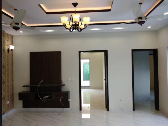 House Over 10 Marla Land Area In DHA Defence Available Lahore DHA Phase 8 ID 76285