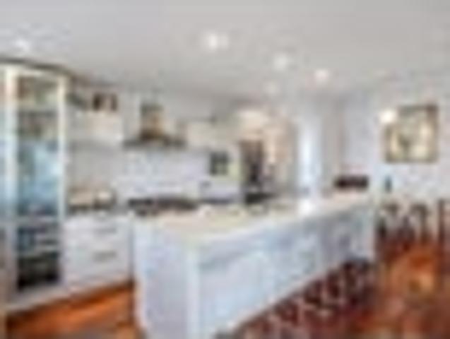 House plus studio