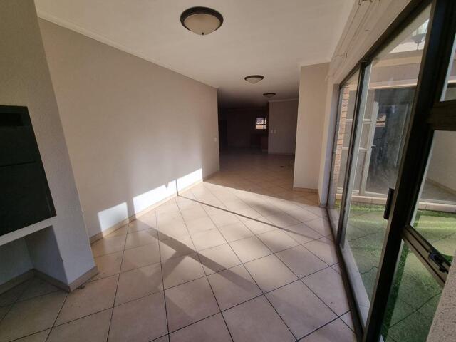 House Raceview Gauteng LS67606421