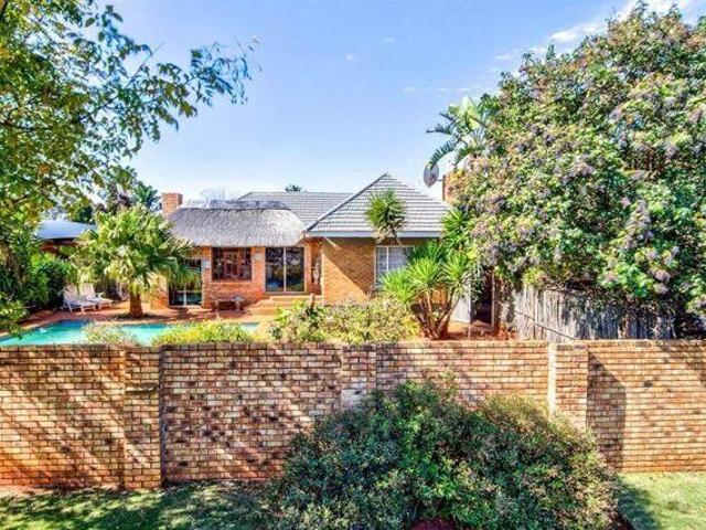 House Rhodesfield Gauteng LS67606492