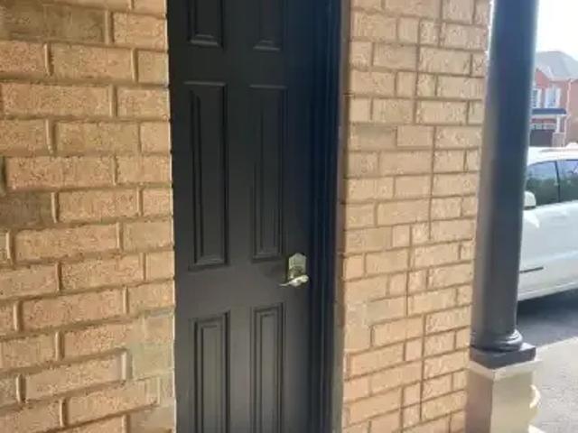 House Richmond Hill ON 101986778