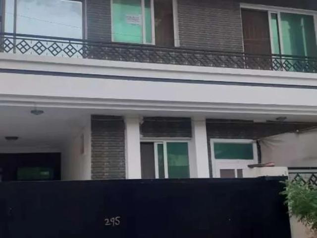 House sale availeble g10 4bad room Islamabad G 10 ID 08982