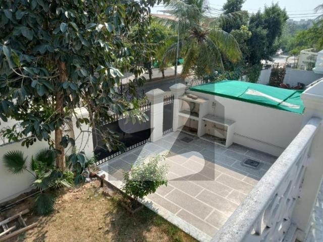 House Sized 500 Square Yards Available In DHA Phase 5