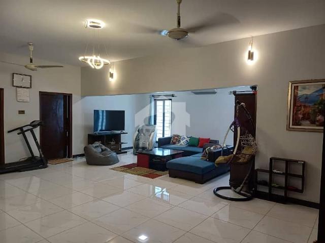 House Sized 500 Square Yards Is Available For sale In Gulshan e Iqbal Block 4