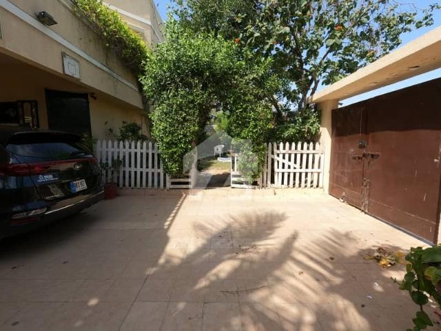 House Sized 550 Square Yards Is Available For Sale In DHA Phase 5