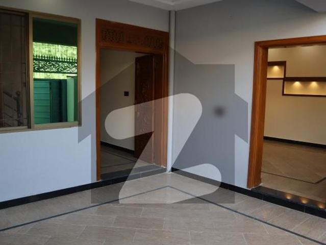 House Sized 1800 Square Feet Available In G 15