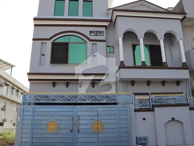 House Sized 1800 Square Feet Available In G 15