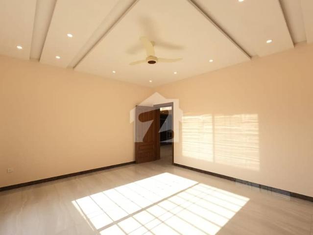 House Sized 1 Kanal Available In F 10 For Rent