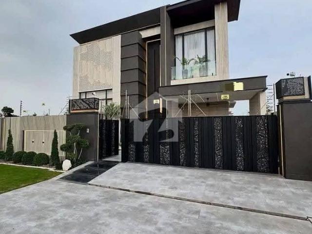 House Sized 1 Kanal Is Available For Sale In DHA Phase 7