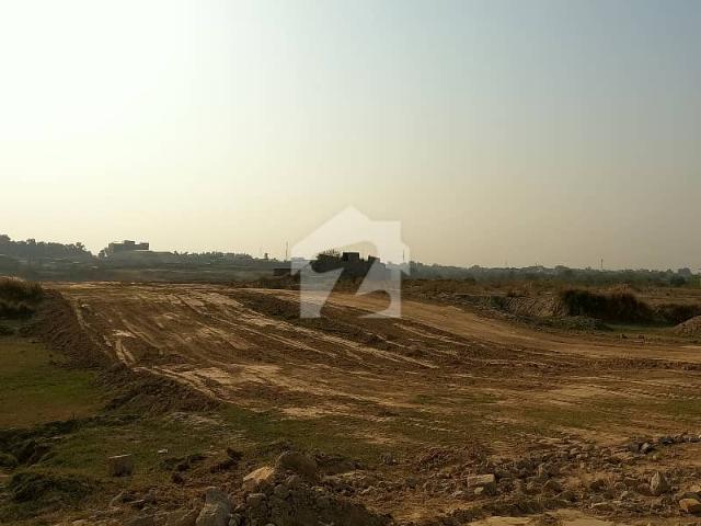 Housing Foundation Sector F 14/2 50*90 1 Kanal Double Road Corner Plot For Sale