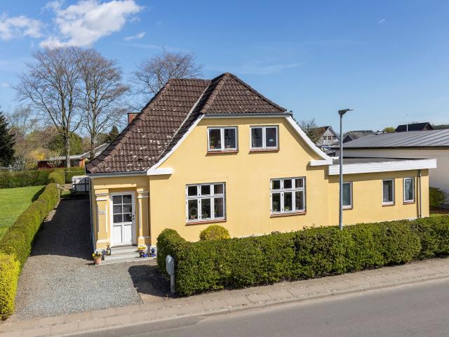 Hovedgaden 11