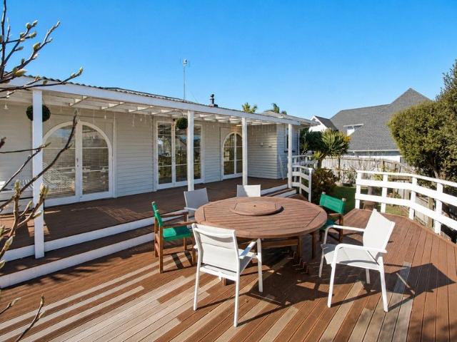 Howick, 3 bedrooms