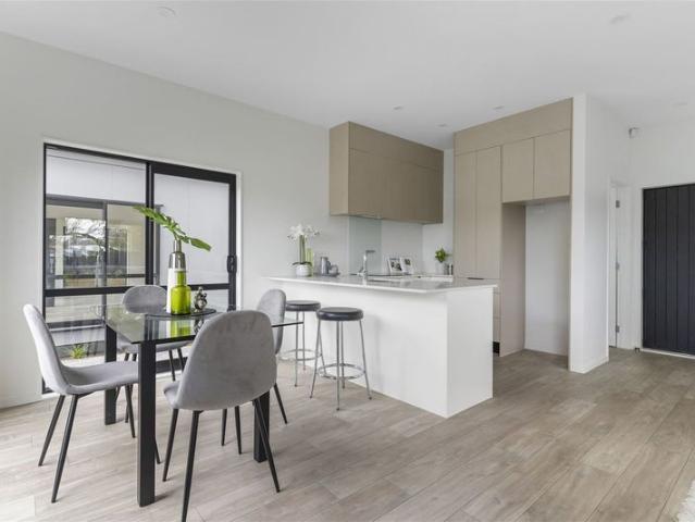 howick, 2 bedrooms