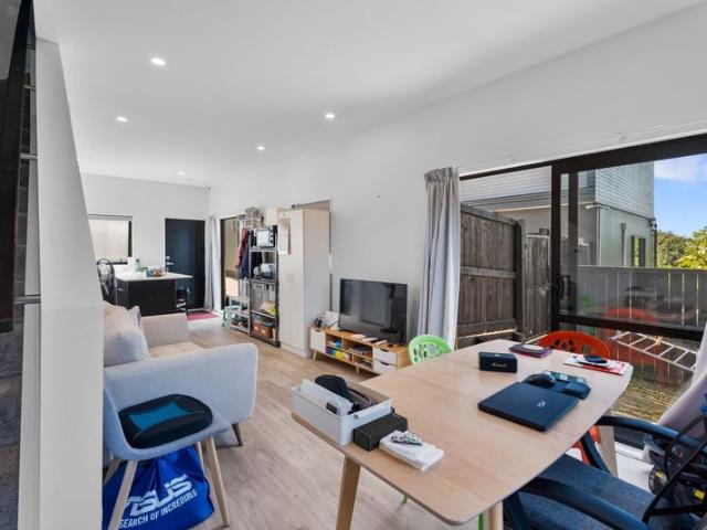 howick, 2 bedrooms