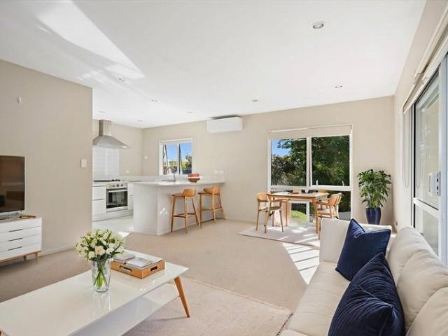 howick, 2 bedrooms