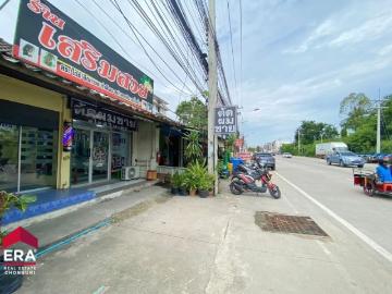 ทาวน์เฮาส์ติดถนน เปิดร้าน ค้าขายได้ ห่างเทศบาลนครเจ้าพระยาสุรศักดิ์ แค่ 150 เมตร