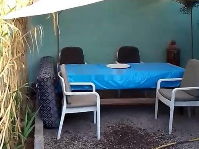 هميزة زوينة غي واقف على الفلوس