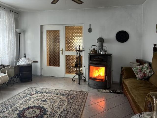 HS6767 Ruhiges und sehr großzügiges Einfamilienhaus am Regen / nahe Nittenau