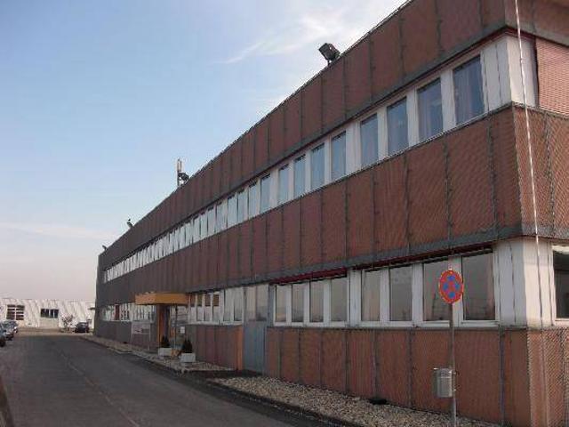Hochwertige Büros günstig zu vermieten 500 und 550 m² verfügbar und 280 m² in einem Extragbäude B Widmung