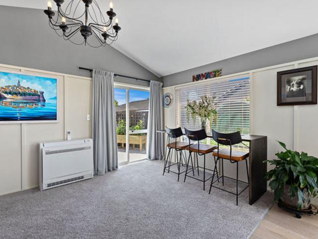 Hunter Lodge Papamoa Beach Holiday Home