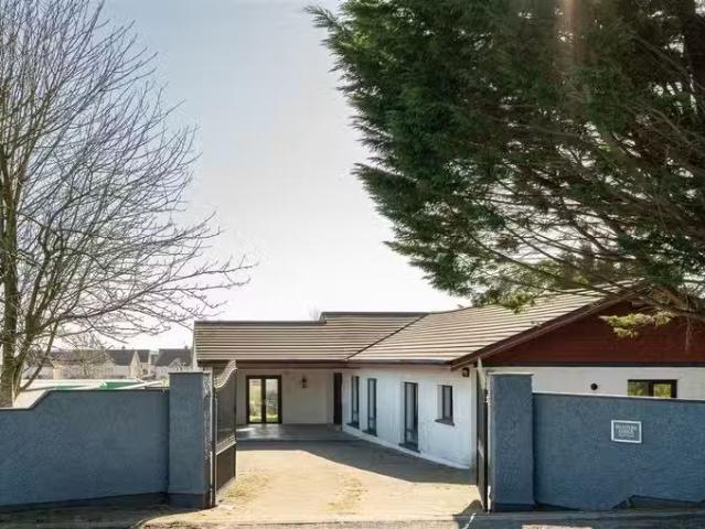 Hunter's Lodge, Old Waterford Road, Tramore, Waterford