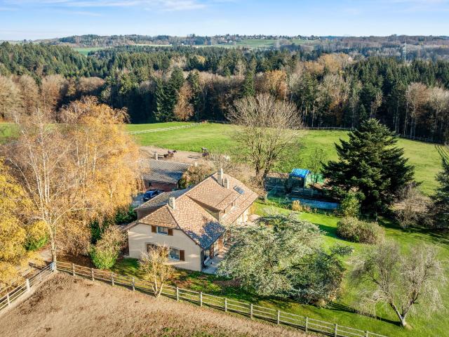 Hunting estate with 10 rooms on sale in Cugy 250 m² | dreamo. Ch