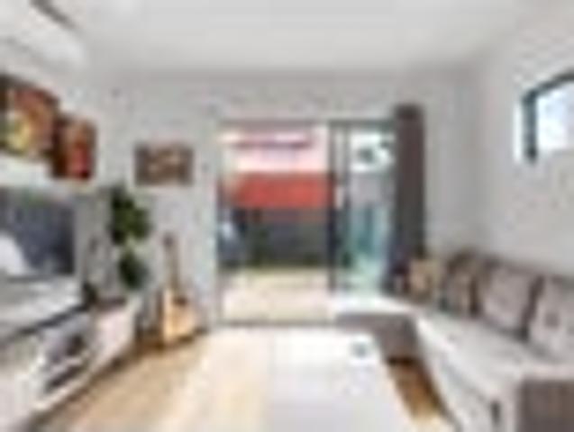 Huntington Park, 2 bedrooms, $650 pw