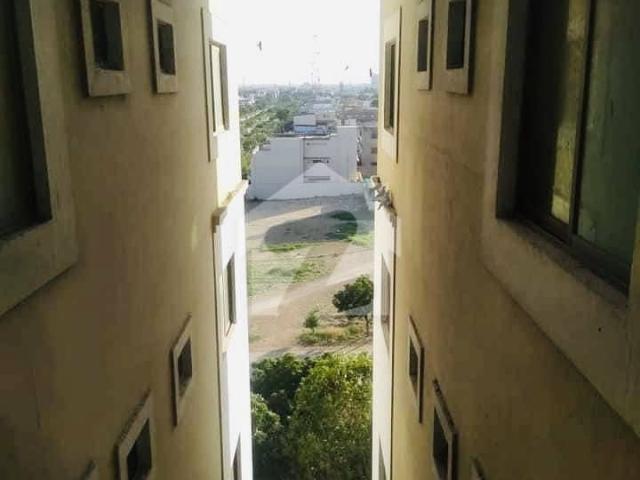 Hunain habitat luxurious apartment for rent available