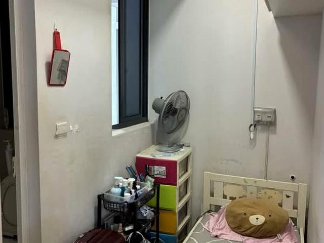 Hundred Palms Residences D19, Condominium