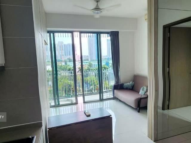 Hundred Trees D5, Condominium