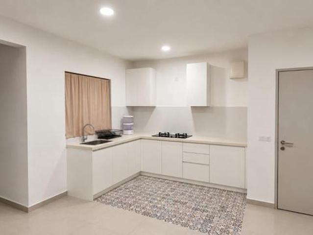 Huni Studio Setia Alam Partly Furnished For Rent